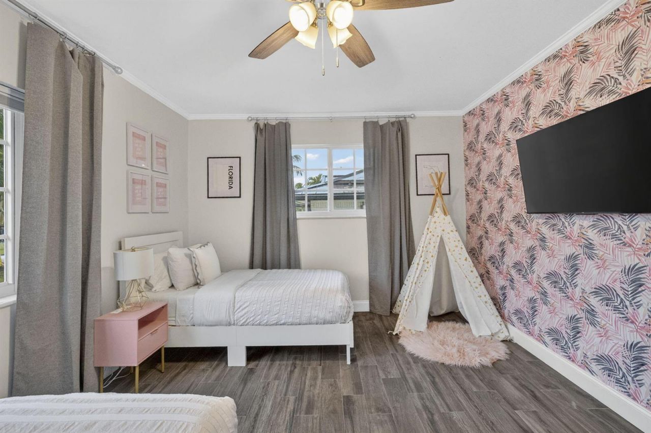 903 SW 28th Avenue , Boynton Beach, FL 33435 Photo