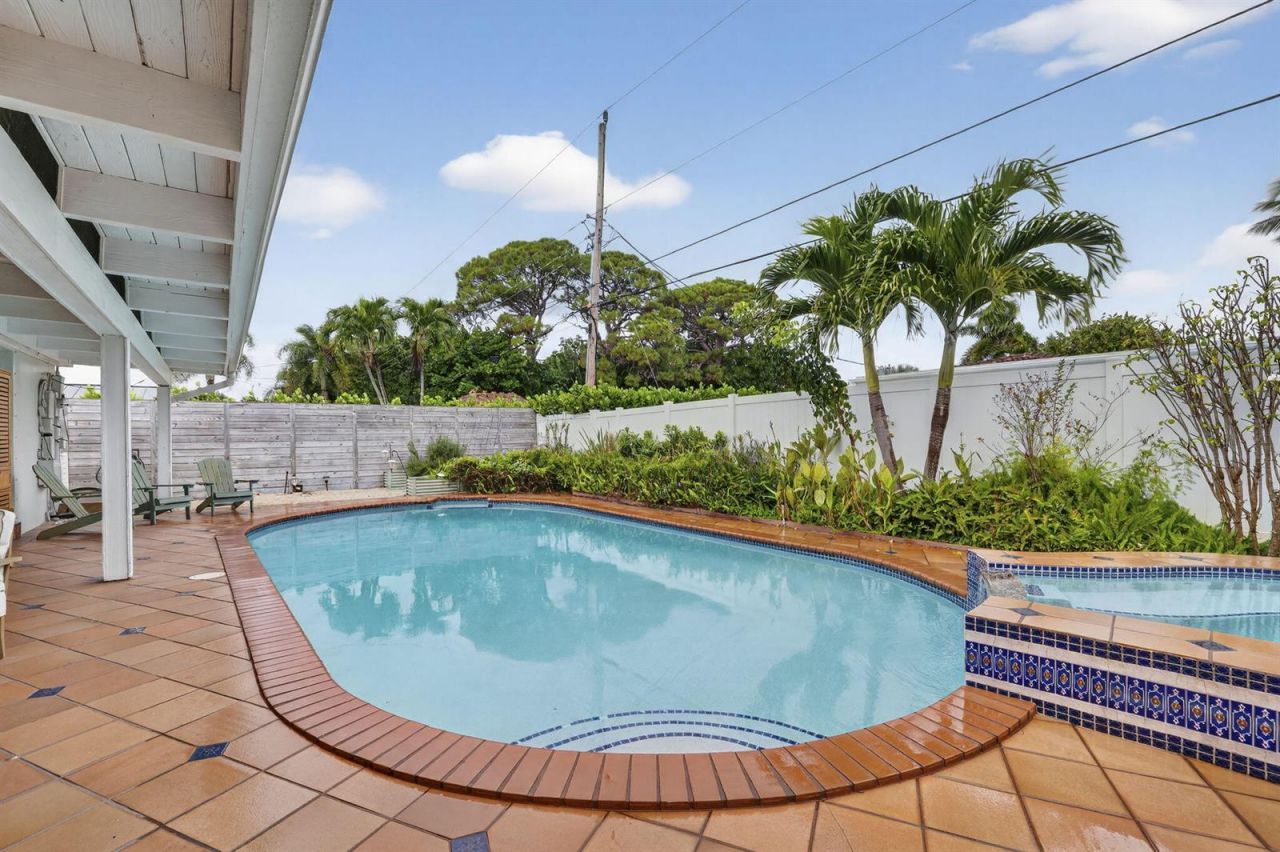 903 SW 28th Avenue , Boynton Beach, FL 33435 Photo