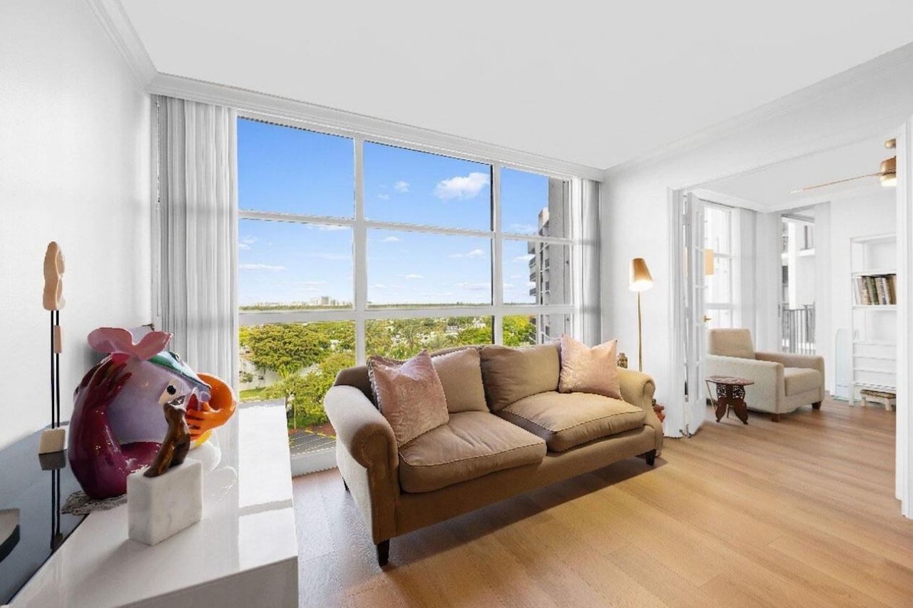 600 Parkview Drive , Unit 823, Hallandale Beach, FL 33009 Photo