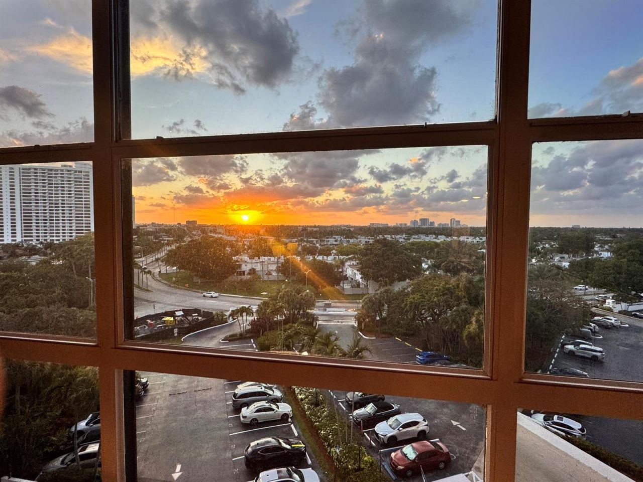 600 Parkview Drive , Unit 823, Hallandale Beach, FL 33009 Photo