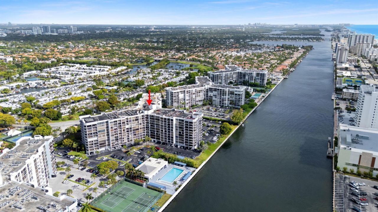 600 Parkview Drive , Unit 823, Hallandale Beach, FL 33009 Photo