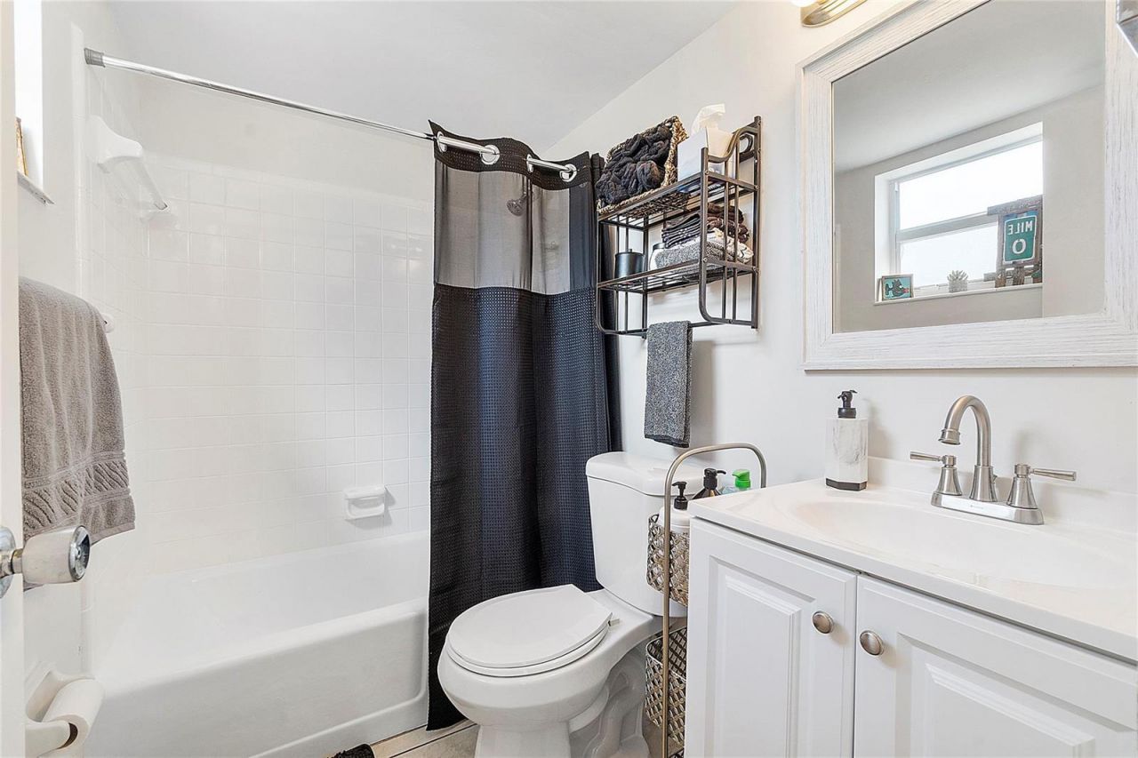3230 NE 13th Street , Unit 102, Pompano Beach, FL 33062 Photo