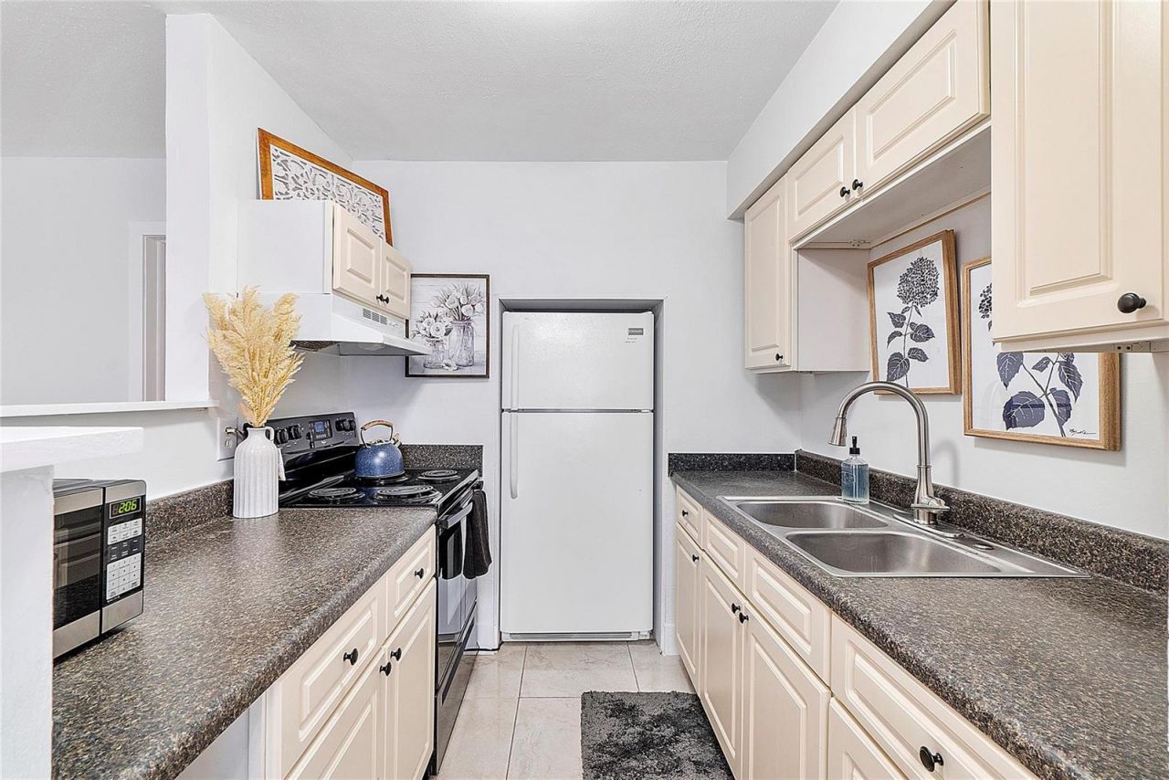 3230 NE 13th Street , Unit 102, Pompano Beach, FL 33062 Photo
