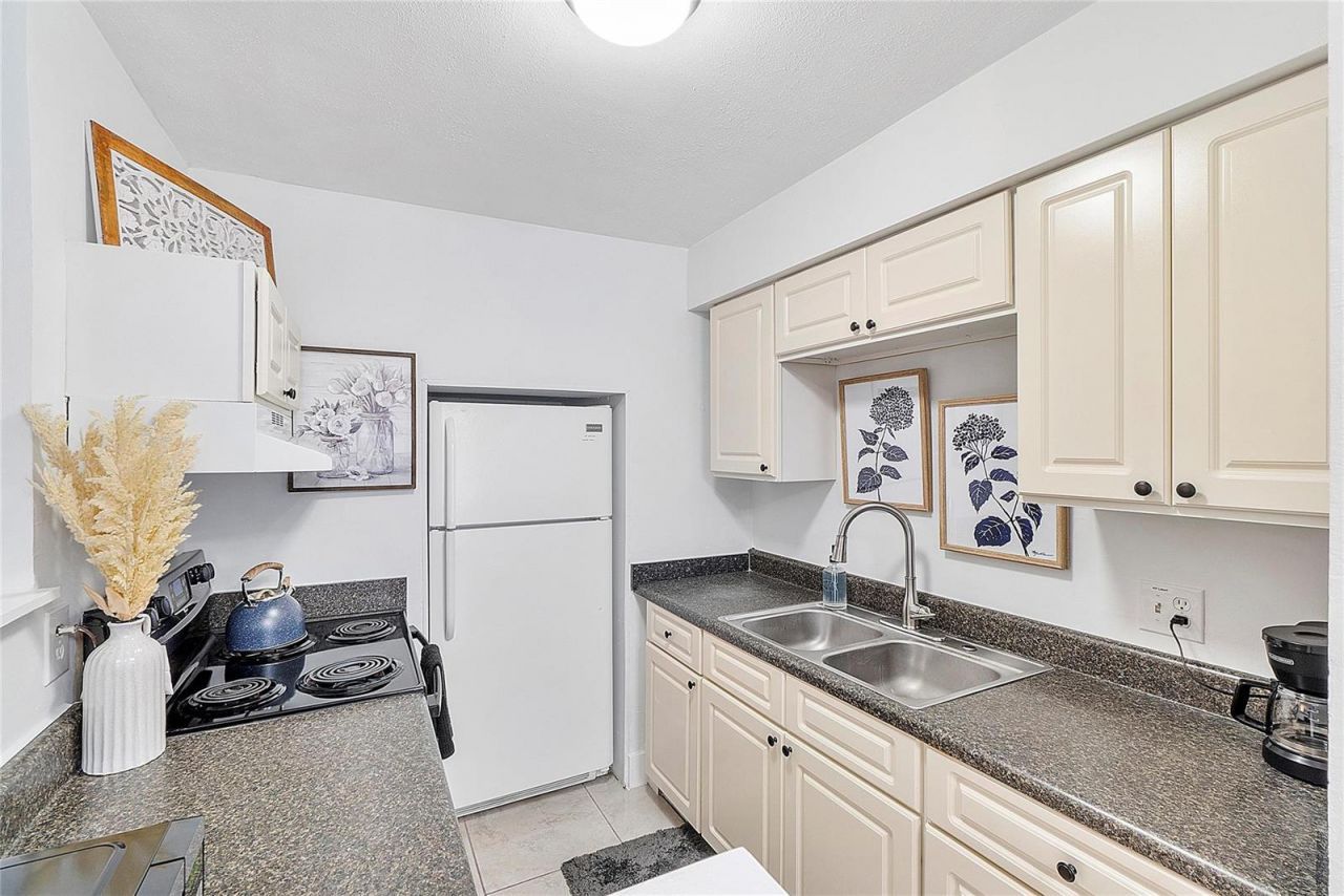 3230 NE 13th Street , Unit 102, Pompano Beach, FL 33062 Photo
