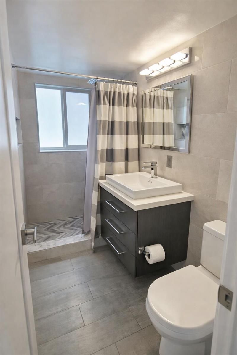 3220 Bayview Drive , Unit 211, Fort Lauderdale, FL 33306 Photo