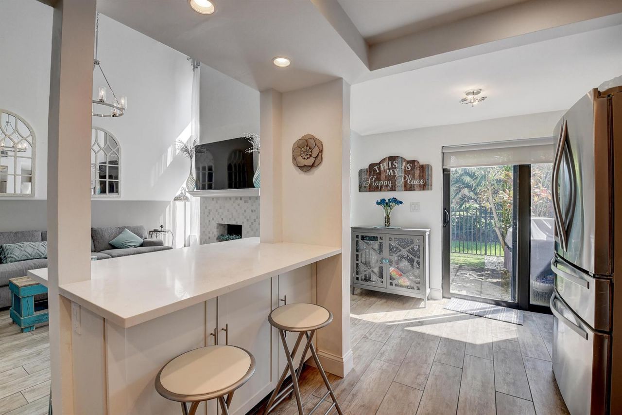 6595 Parkview Drive , Unit A, Boca Raton, FL 33433 Photo