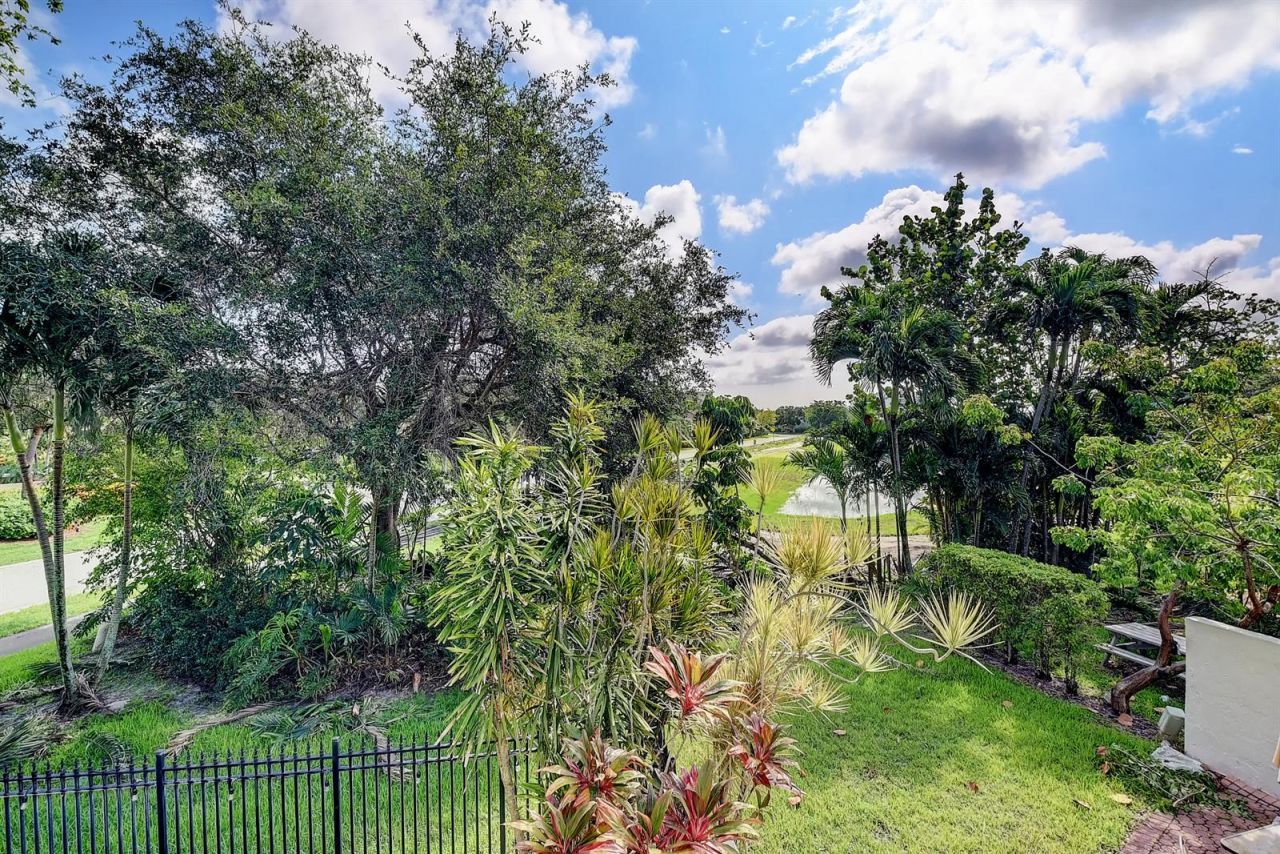 6595 Parkview Drive , Unit A, Boca Raton, FL 33433 Photo