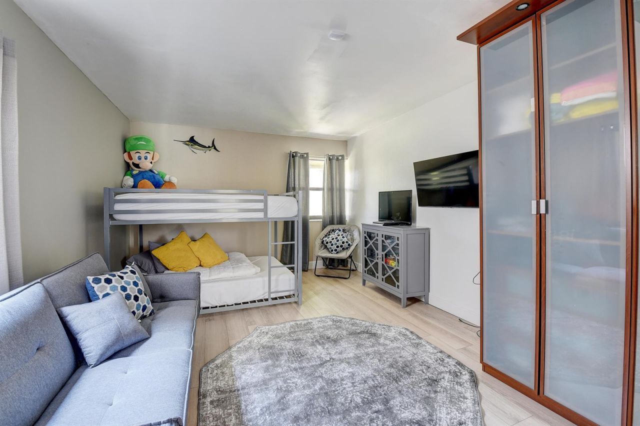 6595 Parkview Drive , Unit A, Boca Raton, FL 33433 Photo