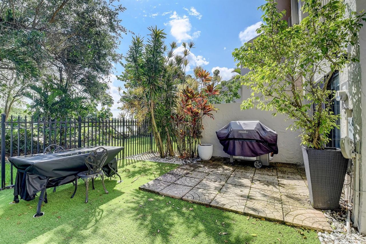 6595 Parkview Drive , Unit A, Boca Raton, FL 33433 Photo