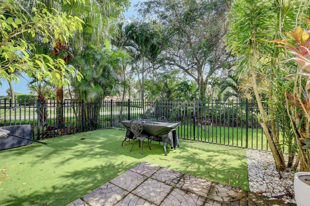 6595 Parkview Drive , Unit A, Boca Raton, FL 33433 Photo