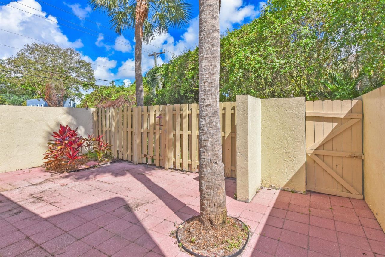 1400 NW 9th Avenue , Unit B-8, Boca Raton, FL 33486 Photo