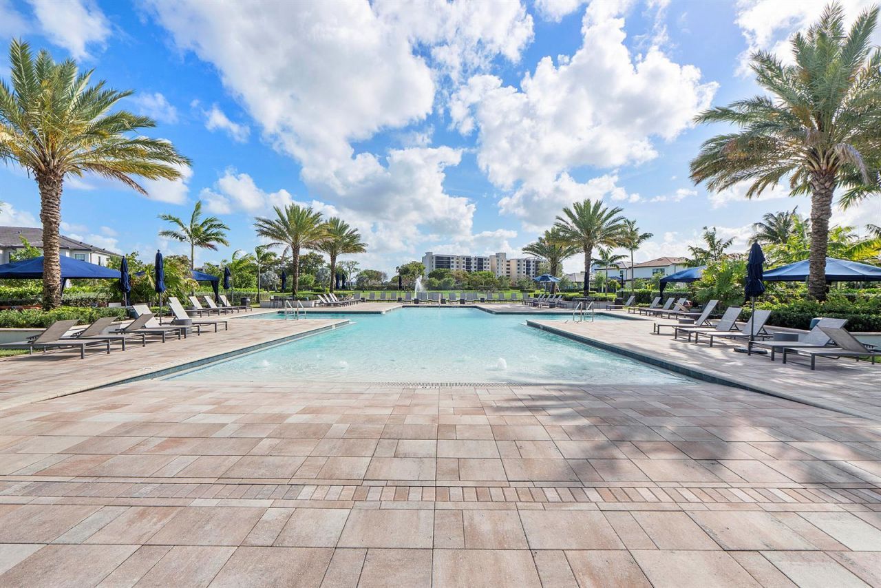 4640 E Pinehurst Trl Trail E, Fort Lauderdale, FL 33309 Photo