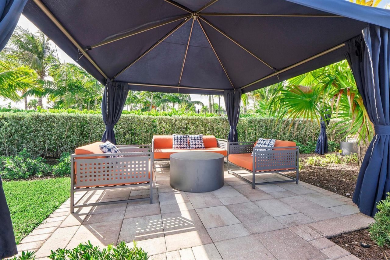 4640 E Pinehurst Trl Trail E, Fort Lauderdale, FL 33309 Photo