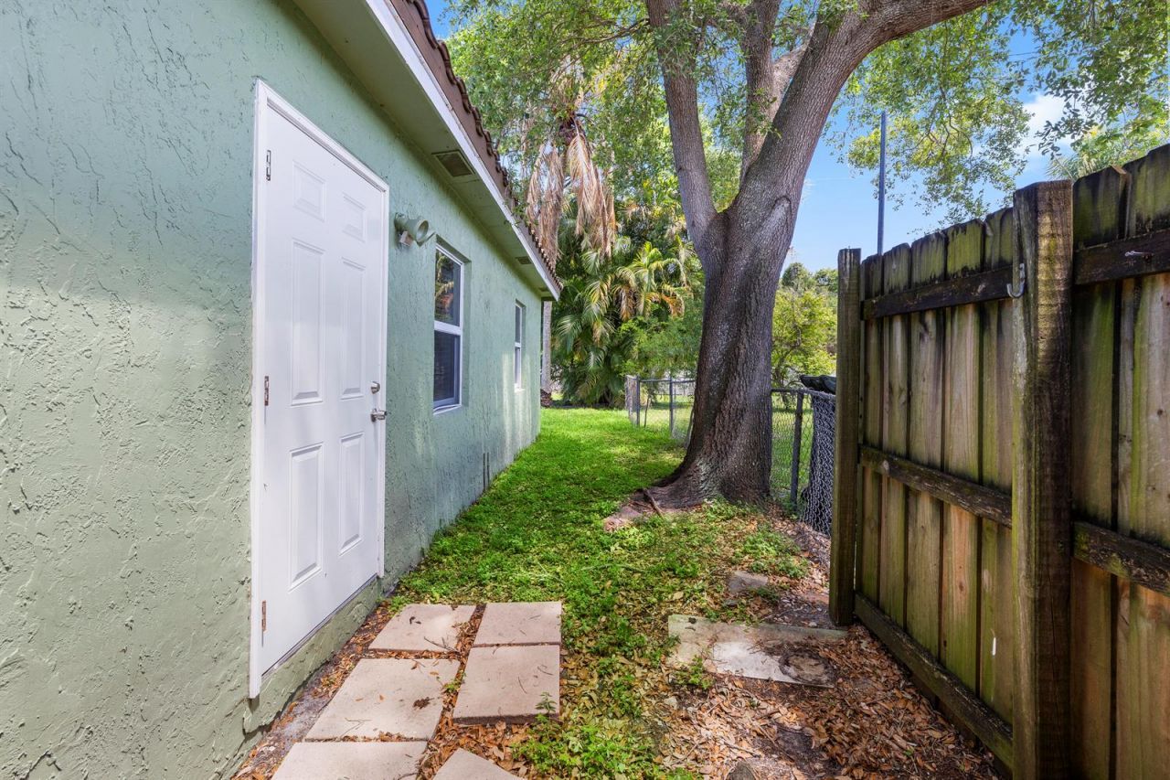 2660 SW 12th Terrace , Fort Lauderdale, FL 33315 Photo