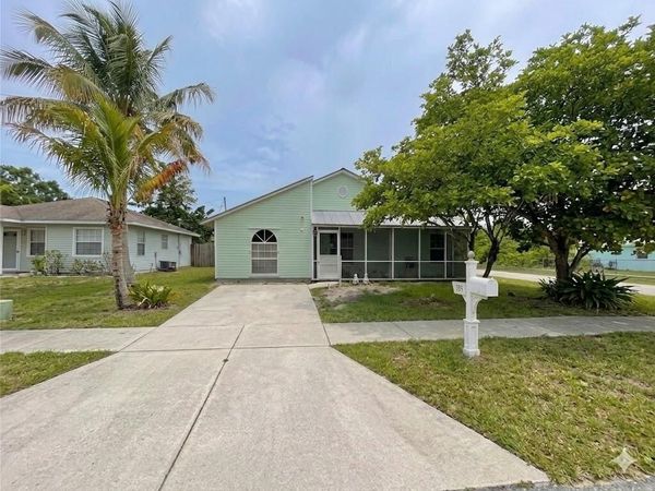 5359 SE Dell Street , Stuart, FL 34997