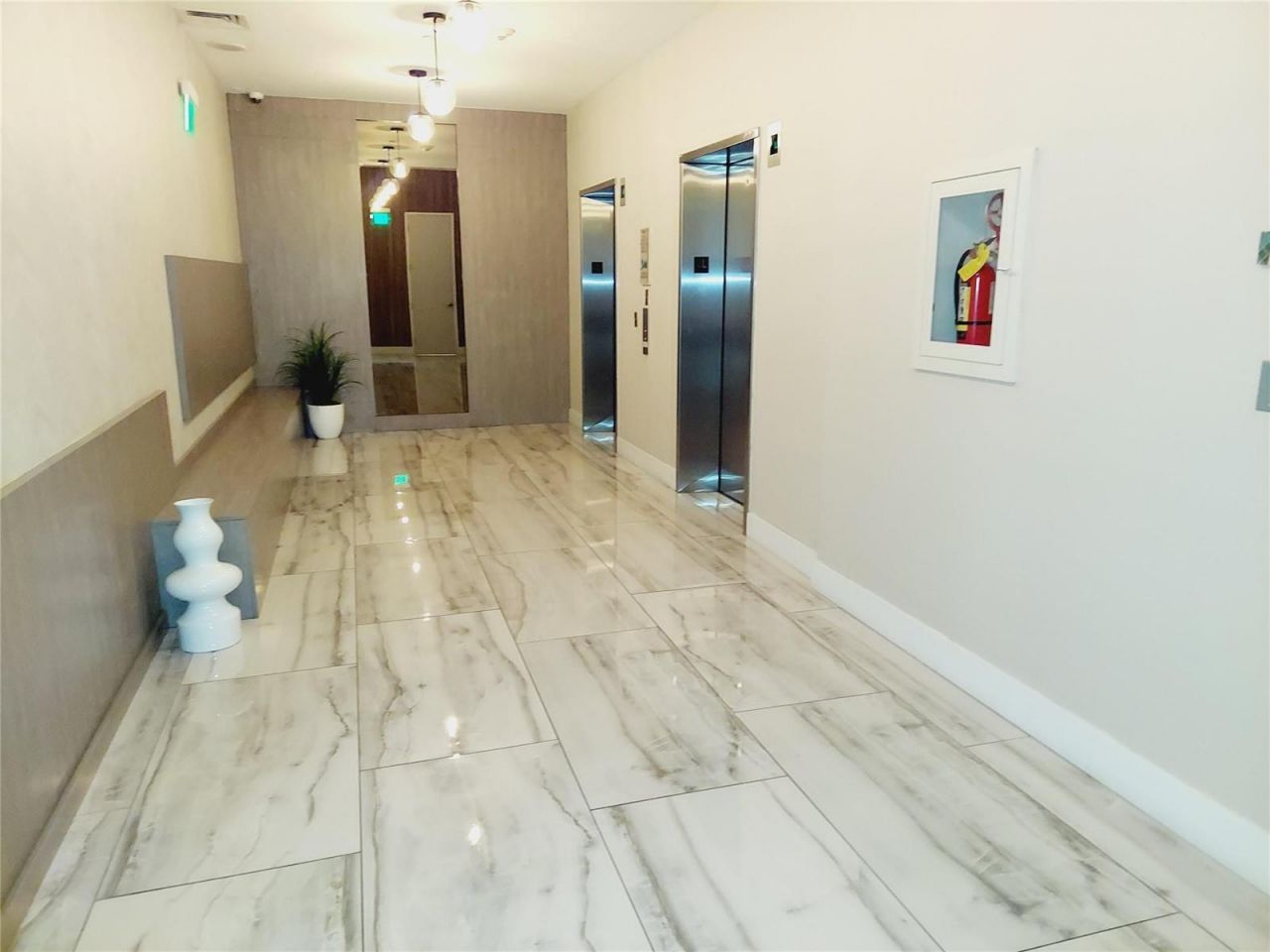 100 N Federal Highway , Unit 826, Fort Lauderdale, FL 33301 Photo