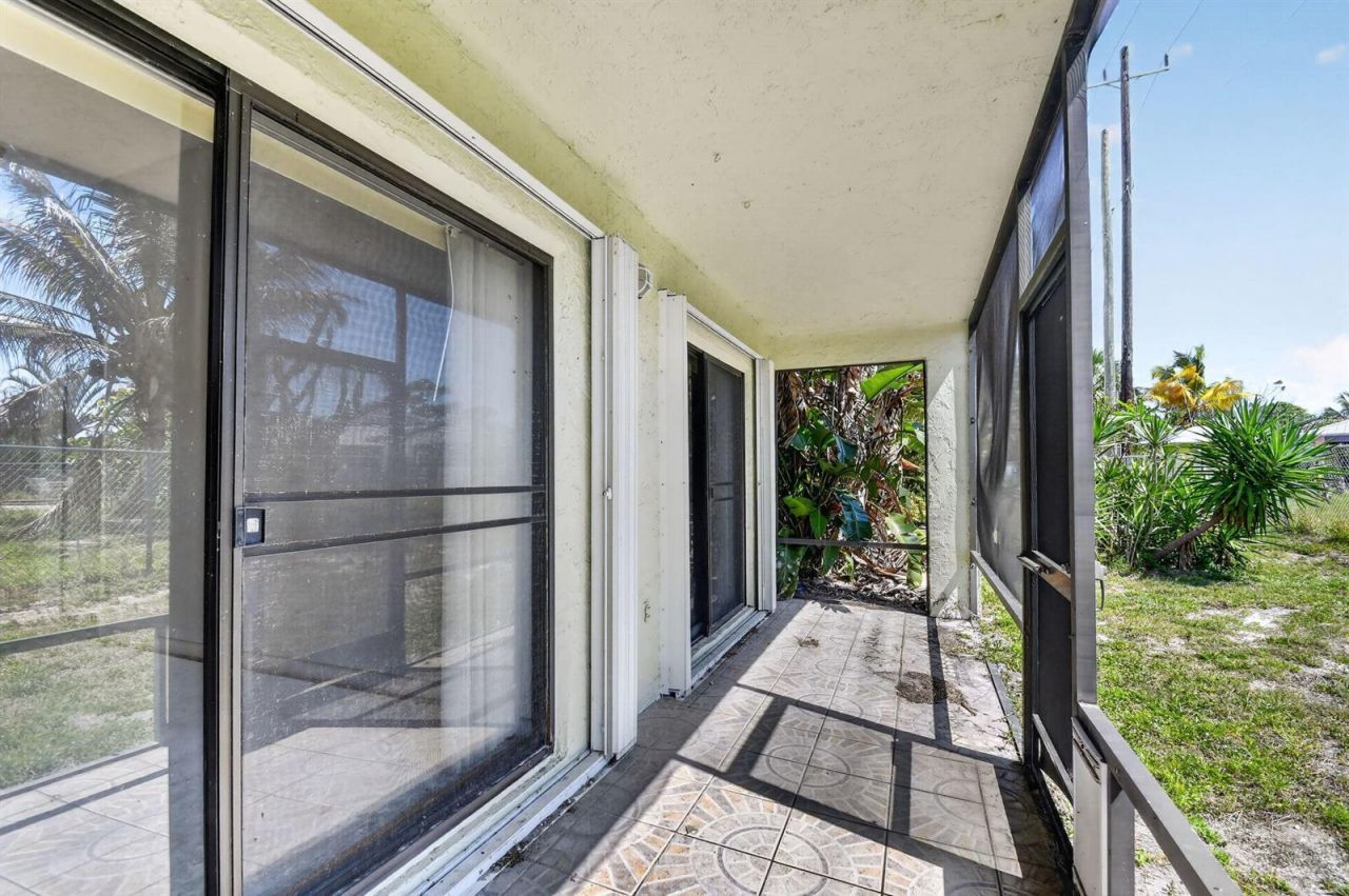 9 Corrie Place , Boynton Beach, FL 33426 Photo