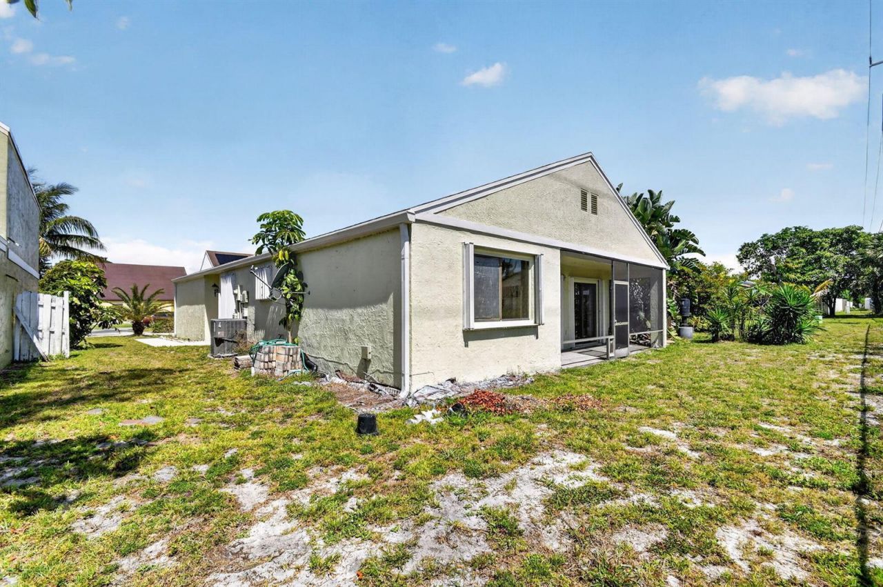 9 Corrie Place , Boynton Beach, FL 33426 Photo