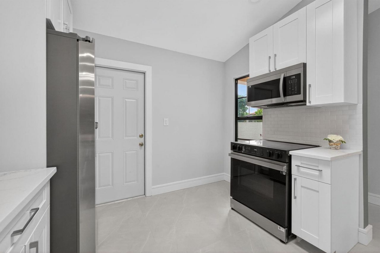 10924 Roebelini Palm Court , Unit A, Boynton Beach, FL 33437 Photo