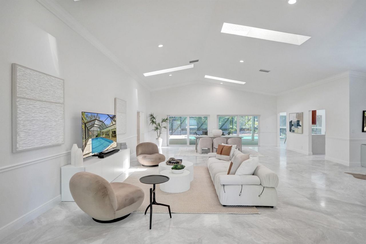 2401 NW 39th Street , Boca Raton, FL 33431 Photo