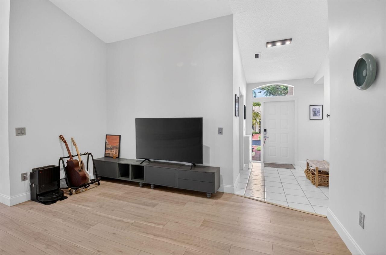 17257 Boca Club Boulevard , Unit Apt 5, Boca Raton, FL 33487 Photo