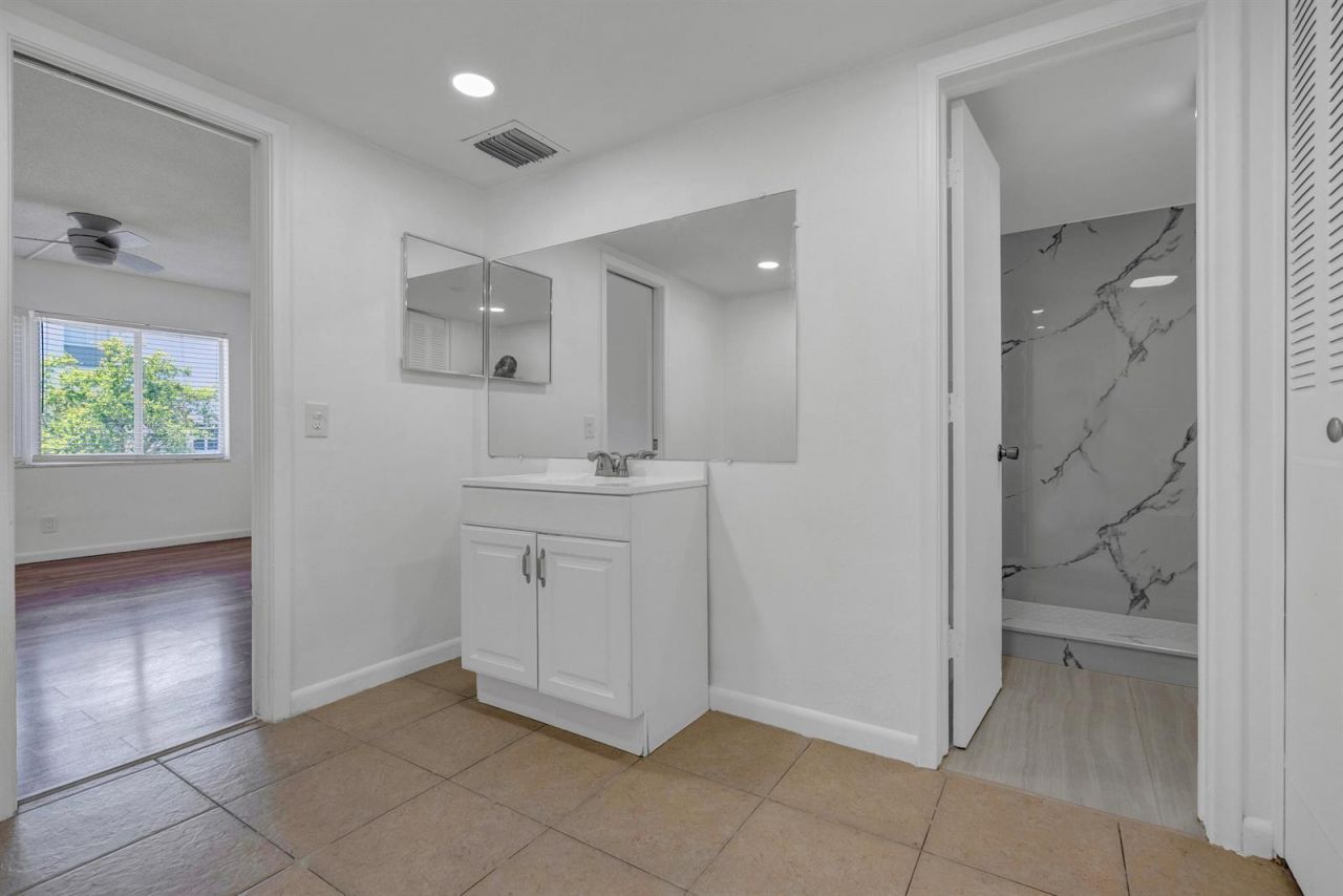 1965 S Ocean Boulevard , Unit 202, Lauderdale by the Sea, FL 33062 Photo