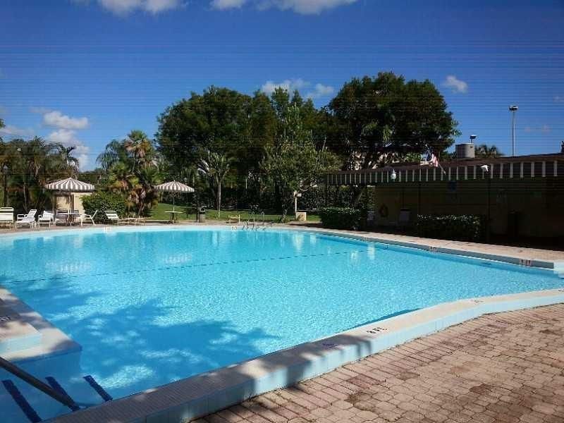 1681 NW 70th Avenue , Unit 403, Plantation, FL 33313 Photo