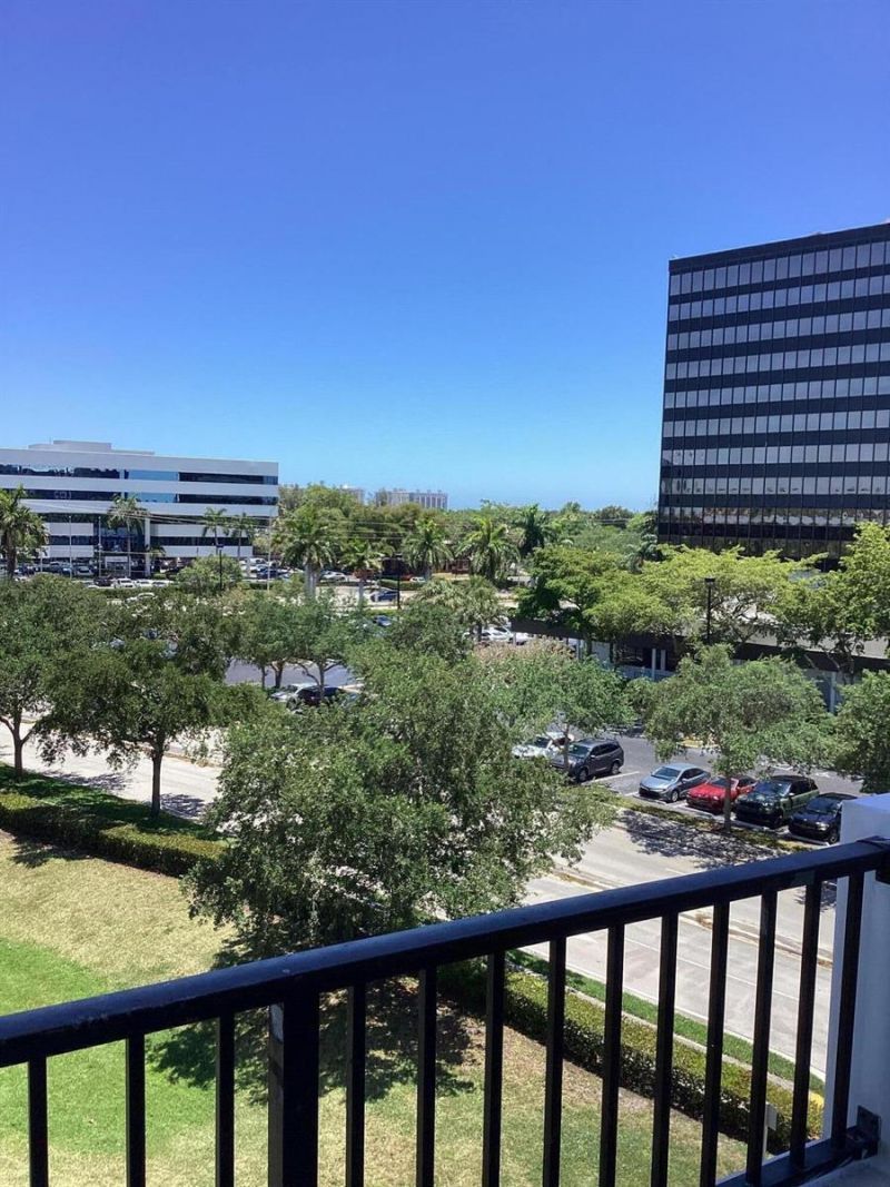 2421 NE 65th Street , Unit 506, Fort Lauderdale, FL 33308 Photo