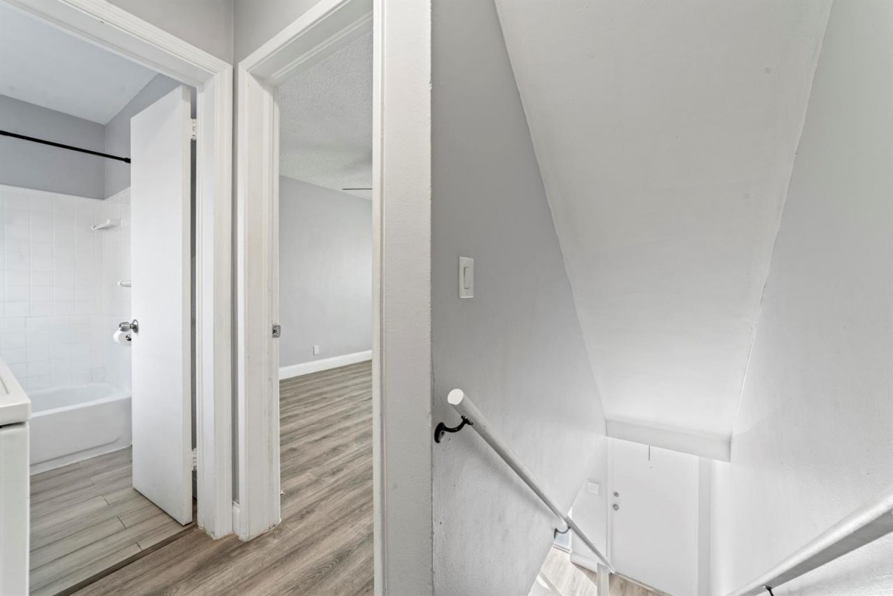 1801 NE 56th Street , Unit 7, Fort Lauderdale, FL 33308 Photo