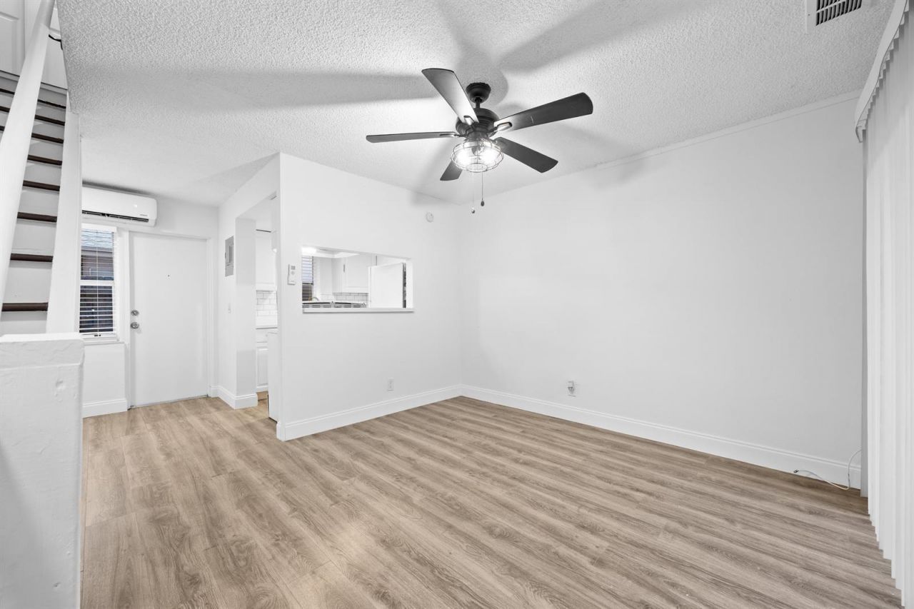 1801 NE 56th Street , Unit 7, Fort Lauderdale, FL 33308 Photo