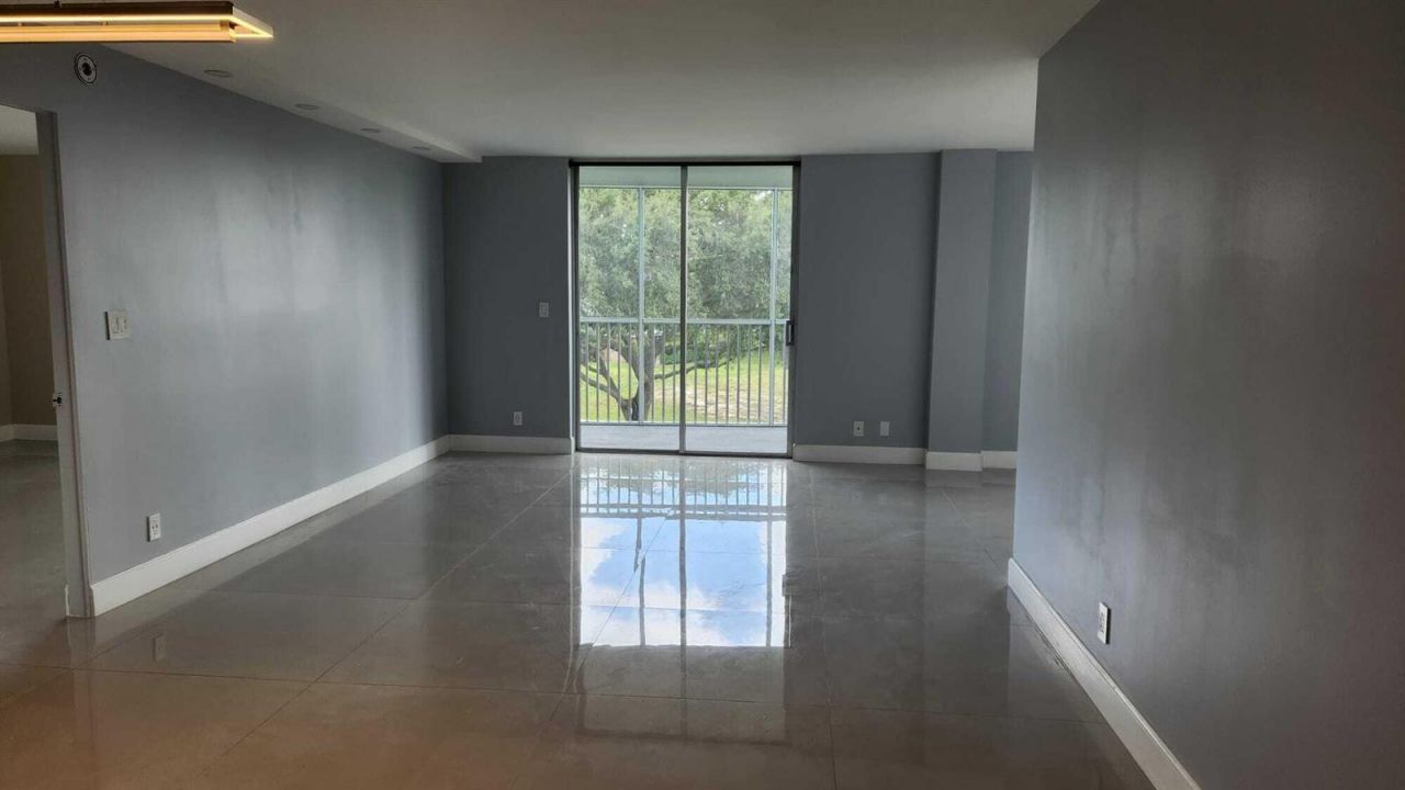 5301 NW 2nd Avenue , Unit Apt 307, Boca Raton, FL 33487 Photo