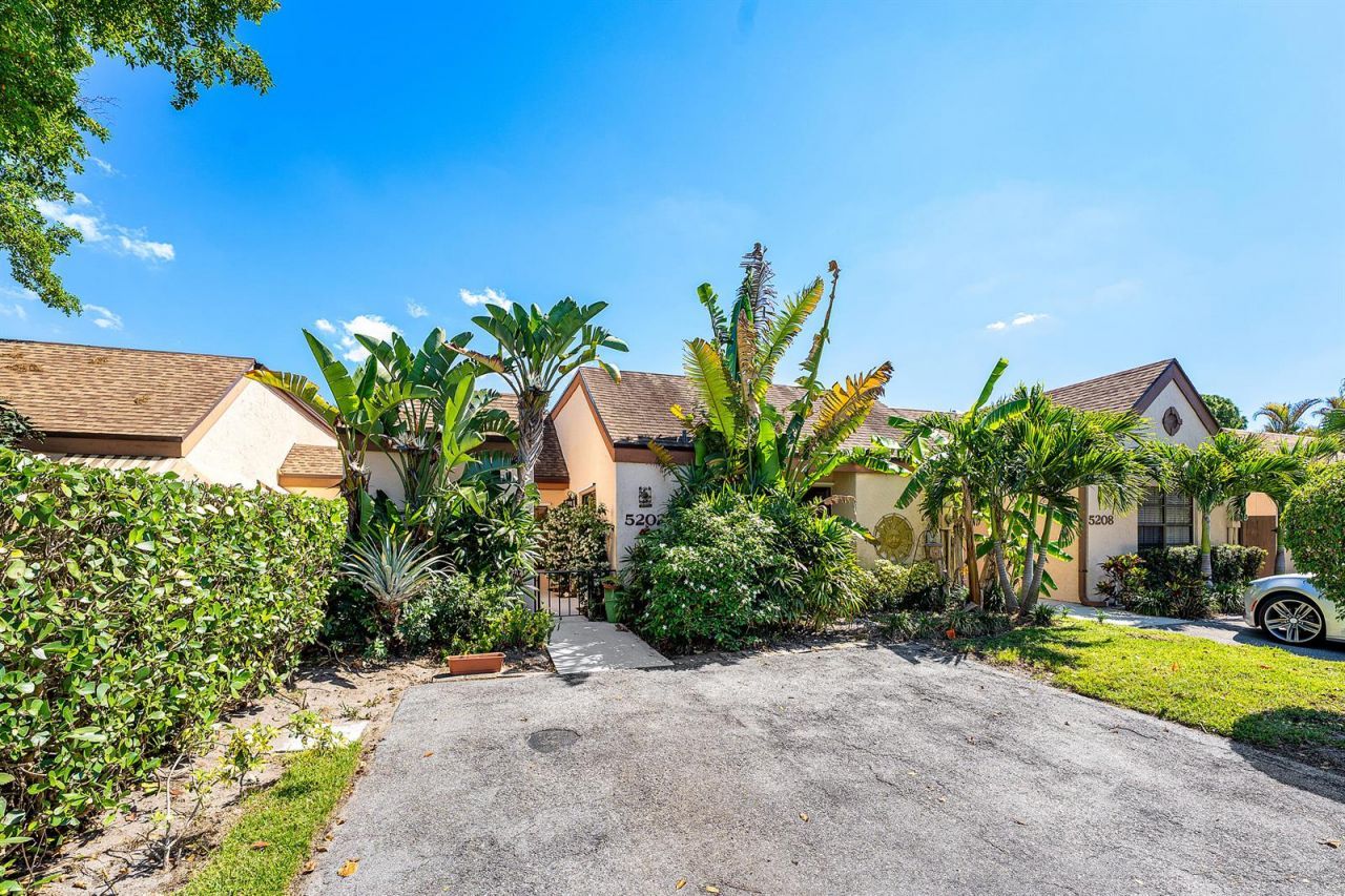 5202 Tarregon Lane , Palm Beach Gardens, FL 33418 Photo
