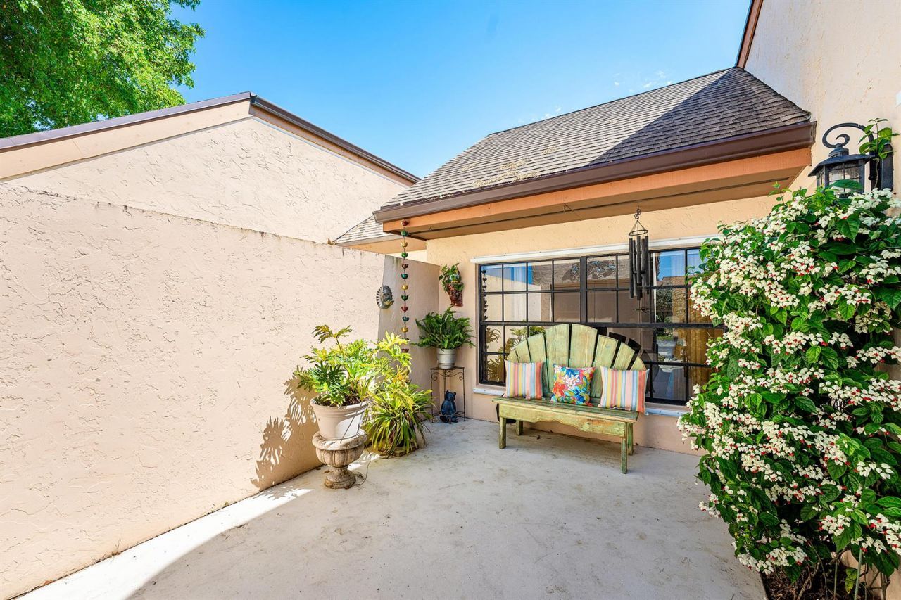 5202 Tarregon Lane , Palm Beach Gardens, FL 33418 Photo