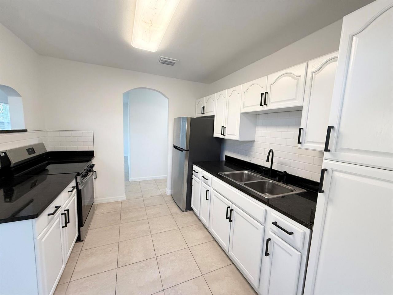 912 SE Tarpon Avenue , Stuart, FL 34994 Photo