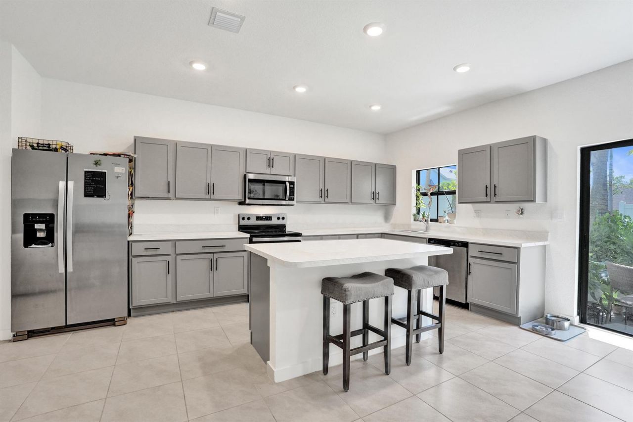 975 NW 3rd Terrace , Pompano Beach, FL 33060 Photo