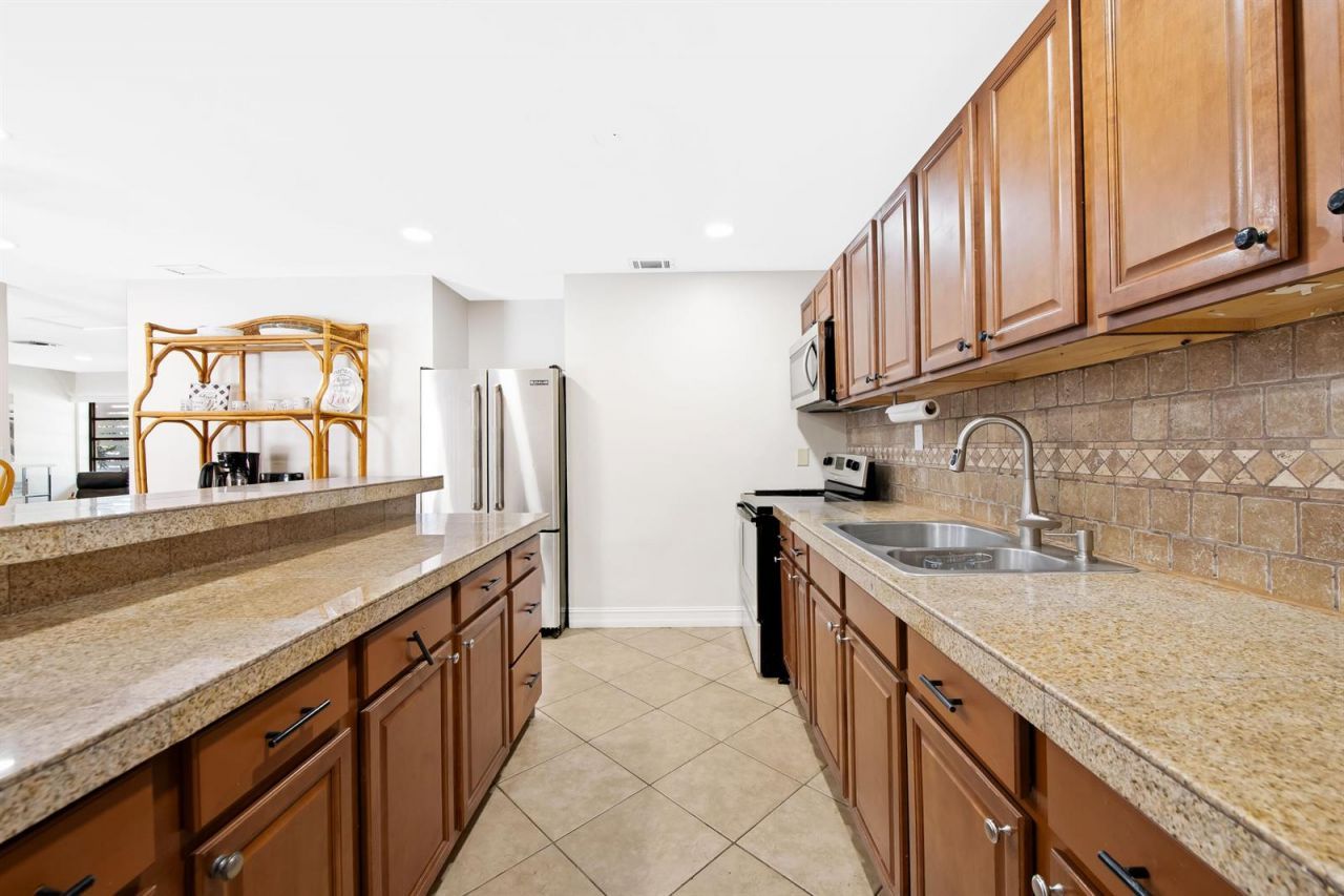 2300 NE 12th Avenue , Pompano Beach, FL 33064 Photo