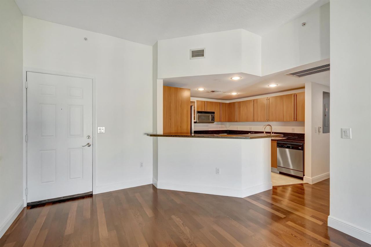 610 Clematis Street , Unit 833, West Palm Beach, FL 33401 Photo