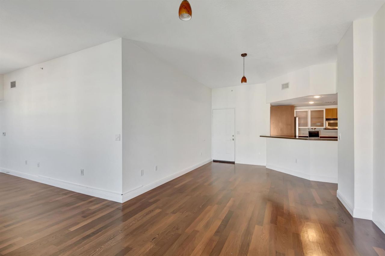 610 Clematis Street , Unit 833, West Palm Beach, FL 33401 Photo