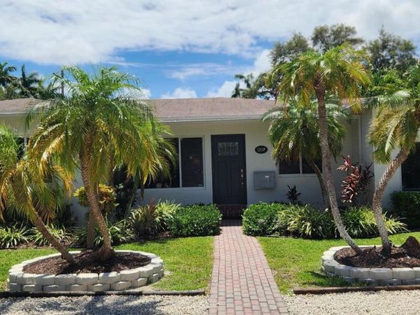 1207 NE 12th Avenue , Fort Lauderdale, FL 33304