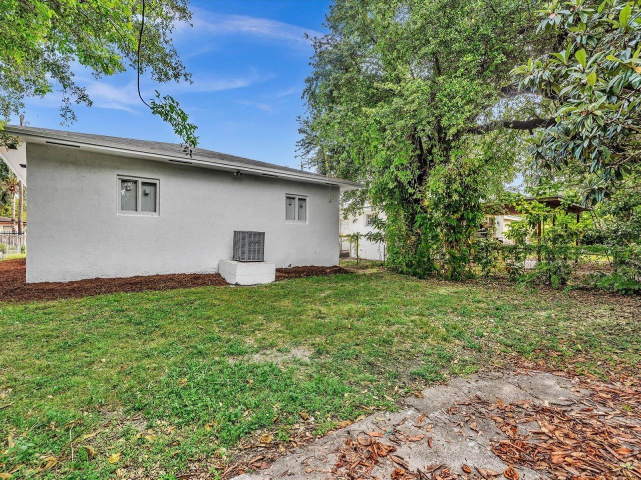 2410 NW 43rd Street , Miami, FL 33142 Photo