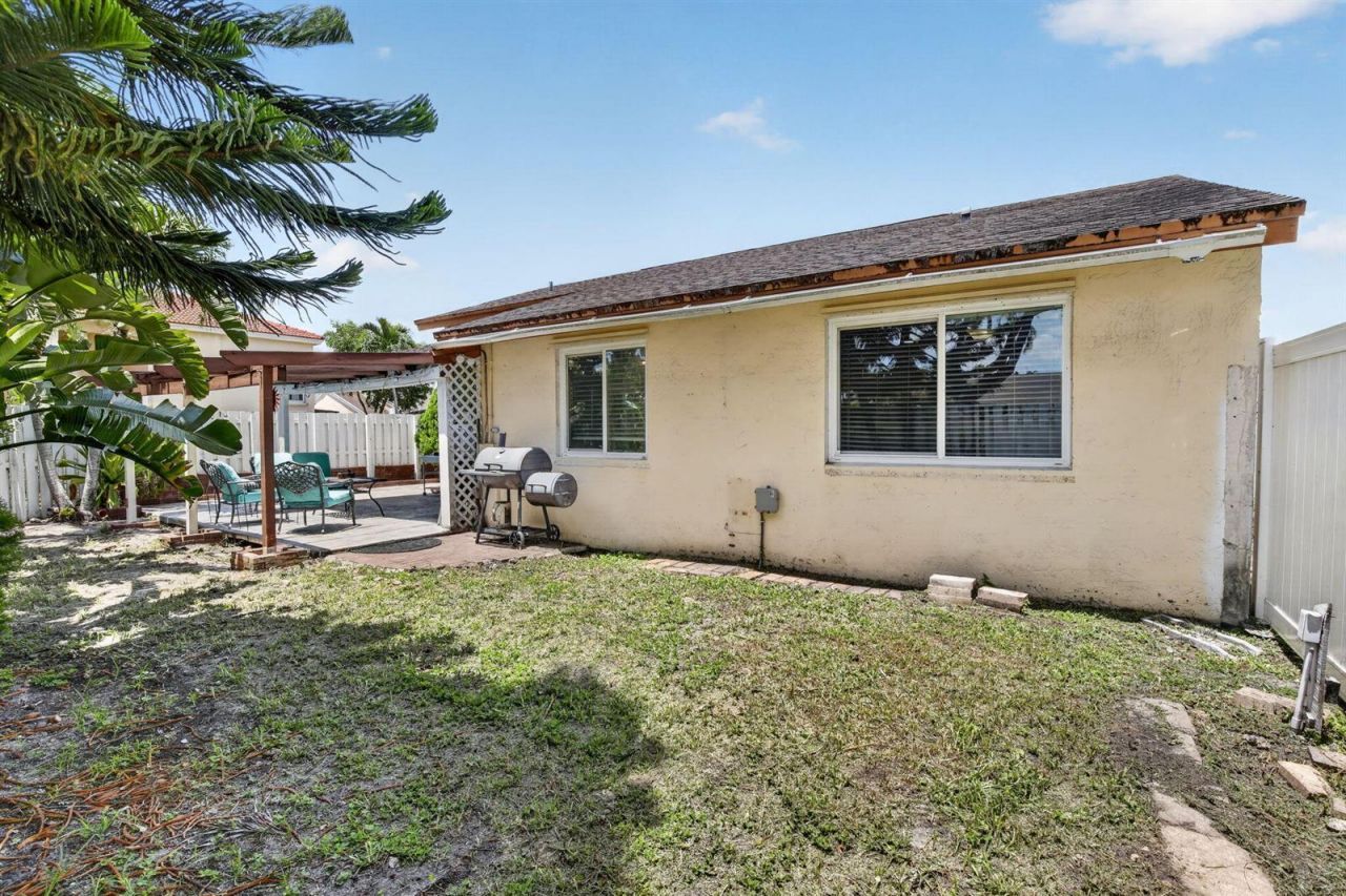 13970 Oaklawn Place , Davie, FL 33325 Photo