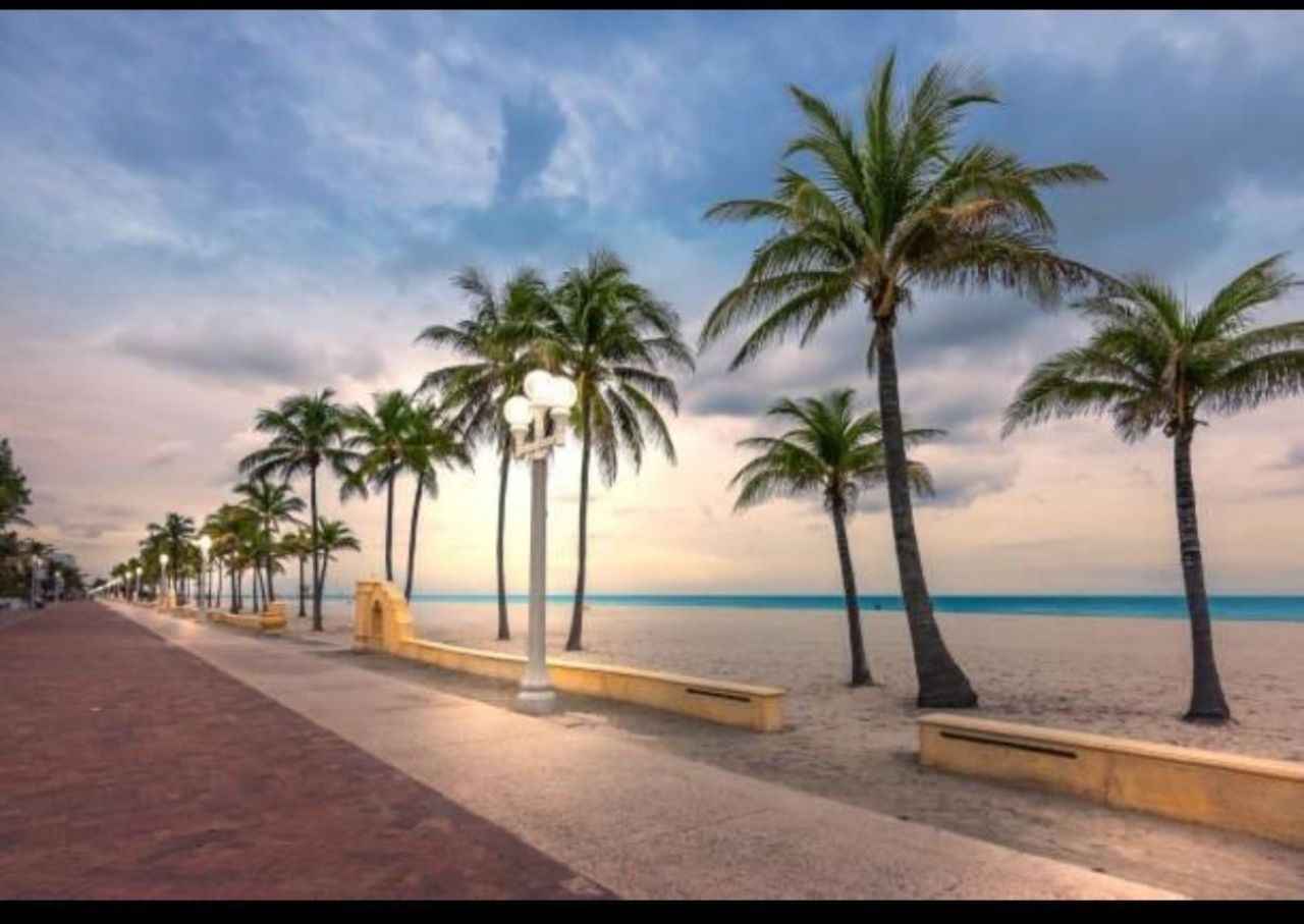2213 Lincoln Street , Hollywood, FL 33020 Photo