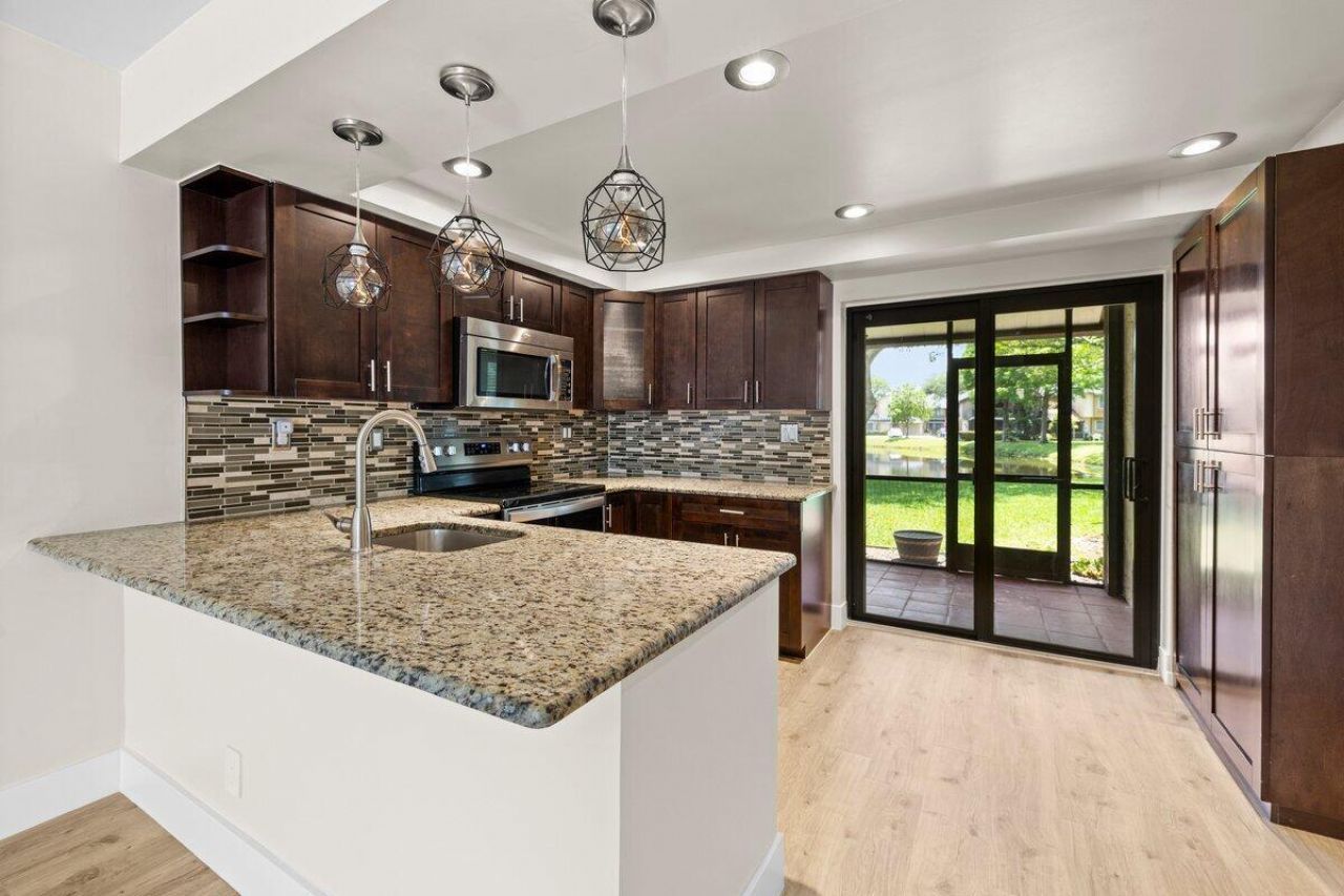 28 Wimbledon Lake Drive , Unit 222, Plantation, FL 33324 Photo