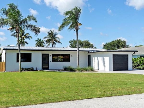 1510 Carandis Circle , Lake Clarke Shores, FL 33406