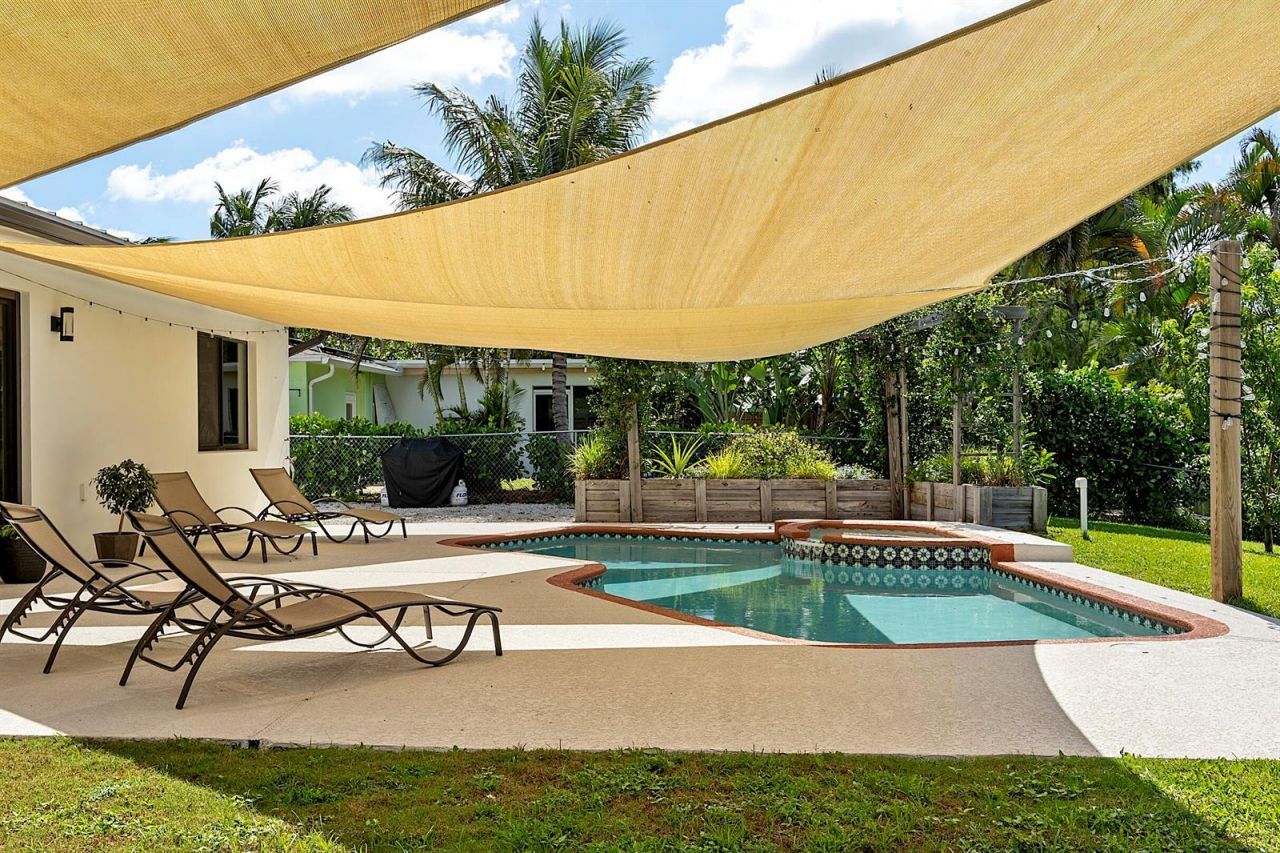 1510 Carandis Circle , Lake Clarke Shores, FL 33406 Photo
