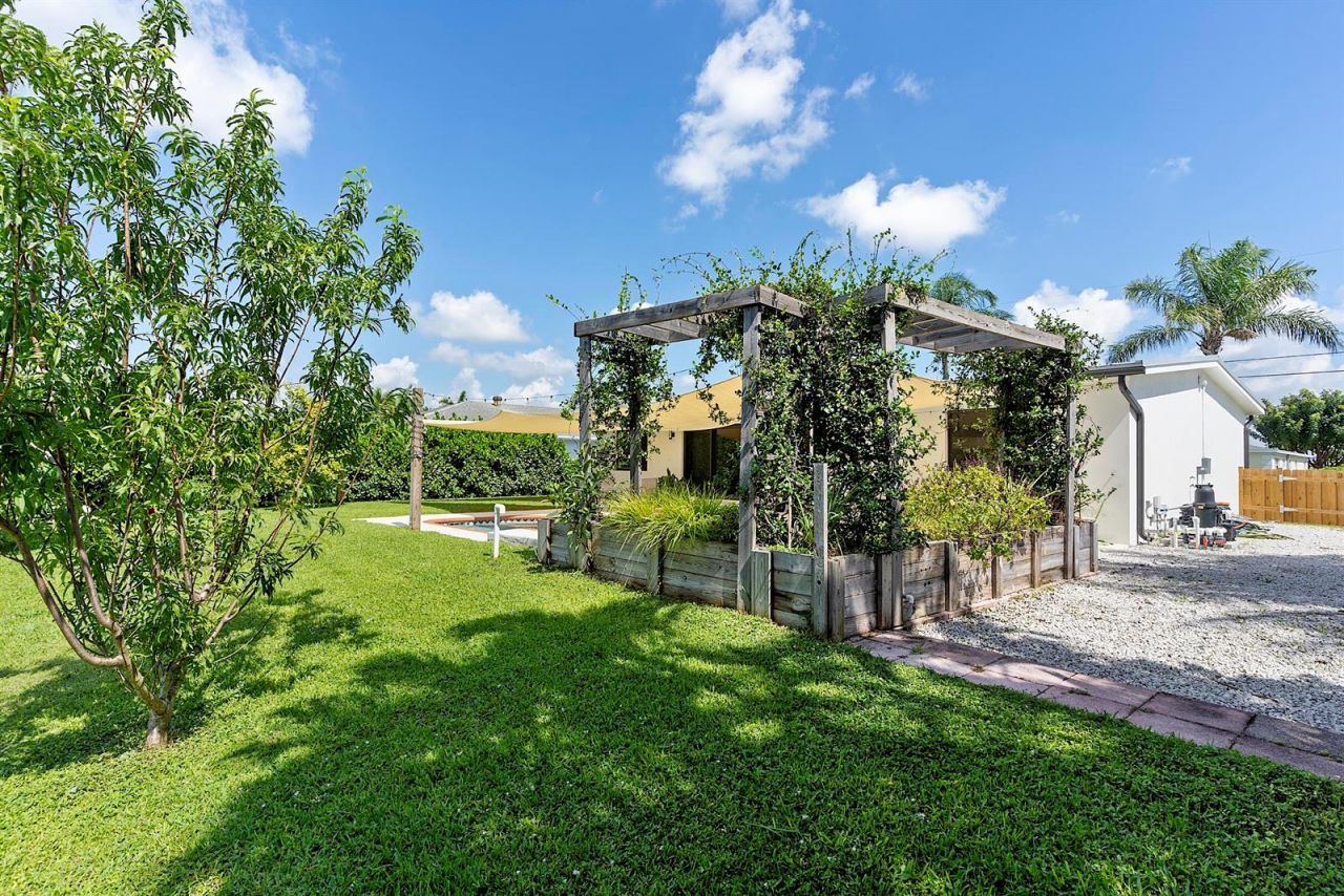 1510 Carandis Circle , Lake Clarke Shores, FL 33406 Photo