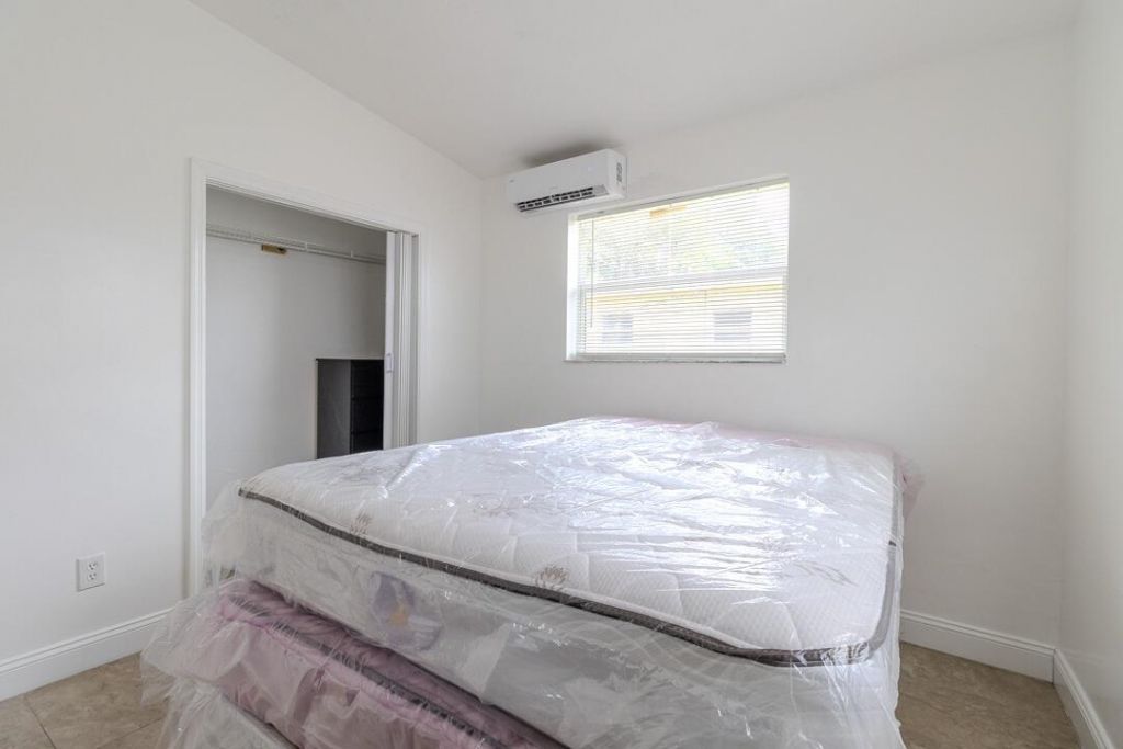 630 NW 15th Terrace , Unit 1-2, Fort Lauderdale, FL 33311 Photo