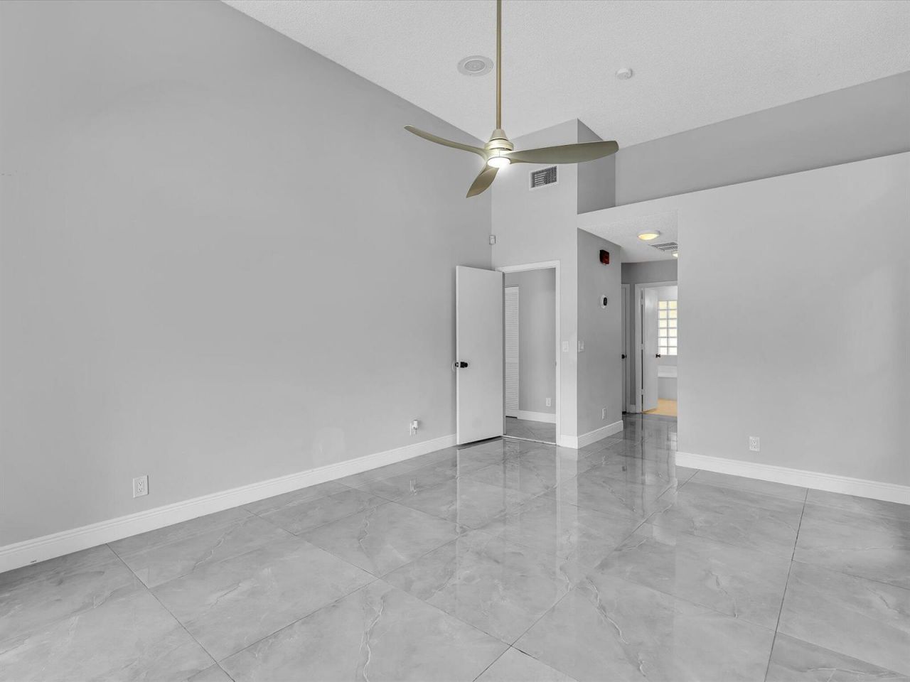 10434 NW 6th Court , Coral Springs, FL 33071 Photo