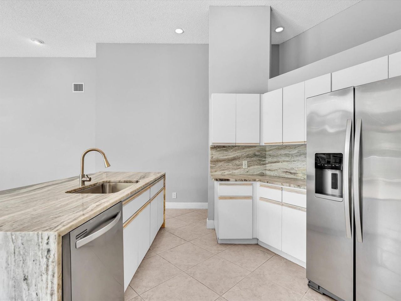 10434 NW 6th Court , Coral Springs, FL 33071 Photo
