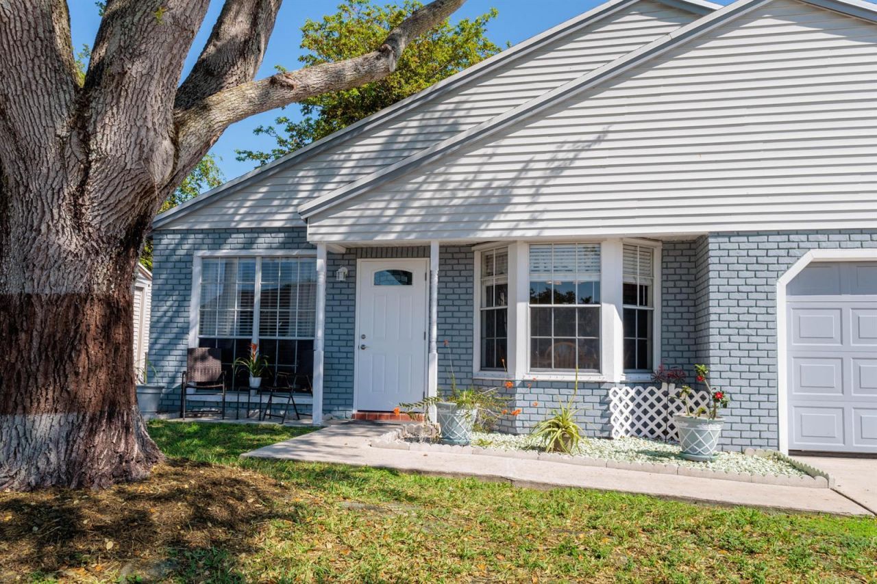 13401 SW 9th Place , Davie, FL 33325 Photo
